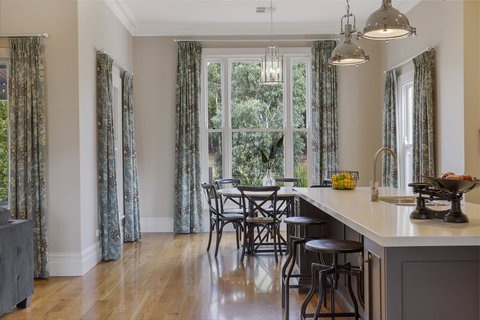 Grandview Accommodation - The Elm Tree Apartments - Accommodation Gold Coast 3