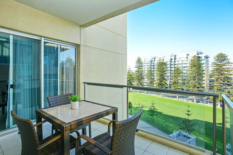 Pier Luxury Apartments - Accommodation Gold Coast 26