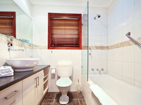 Wine And Roses Bed And Breakfast - Accommodation Gold Coast 1