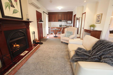 Wine And Roses Bed And Breakfast - Accommodation Gold Coast 16