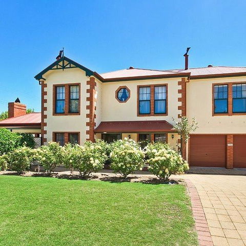 Wine And Roses Bed And Breakfast - Accommodation Gold Coast 0