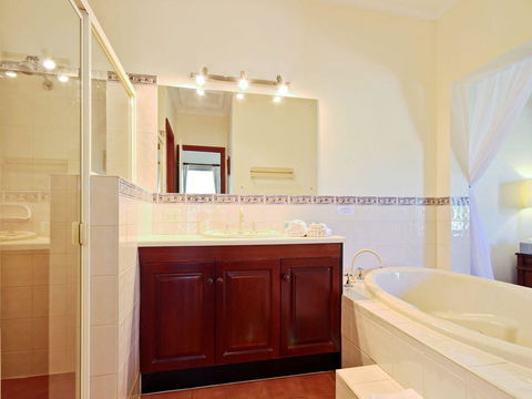 Wine And Roses Bed And Breakfast - Accommodation Gold Coast 18