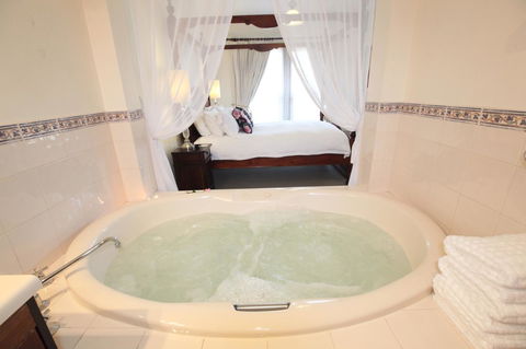 Wine And Roses Bed And Breakfast - Accommodation Gold Coast 15