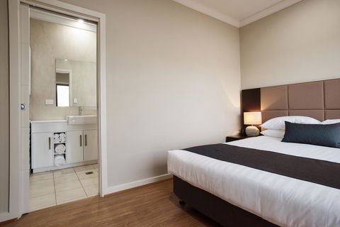 Renmark Holiday Apartments - Gold Coast 4U 8