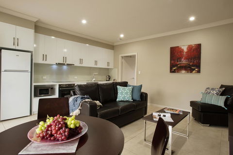 Renmark Holiday Apartments - Gold Coast 4U 5