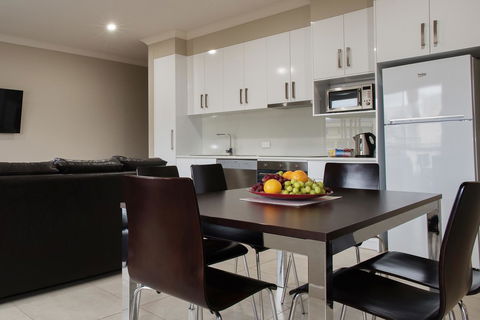 Renmark Holiday Apartments - Gold Coast 4U 2