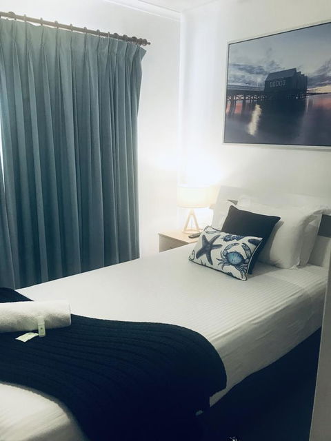 OCEAN BREEZE MOTEL - Accommodation Gold Coast 10
