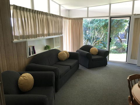 OCEAN BREEZE MOTEL - Accommodation Gold Coast 12