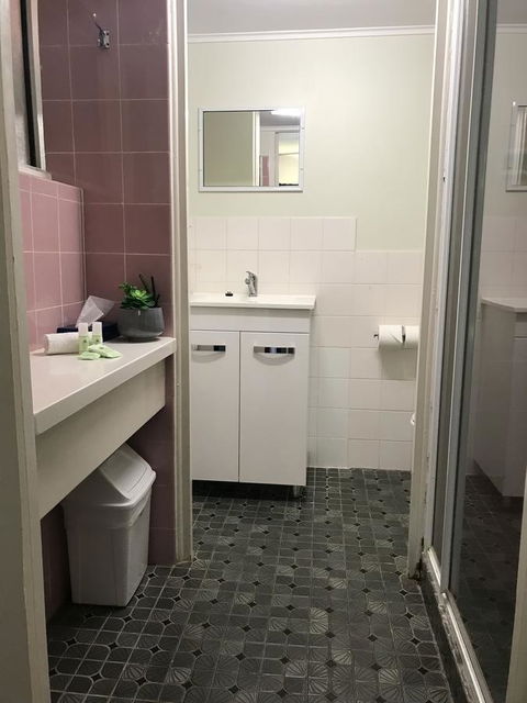 OCEAN BREEZE MOTEL - Accommodation Gold Coast 14