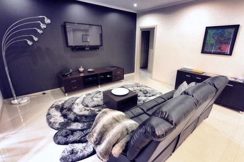 Casavino Luxury Villa - Accommodation Gold Coast 0