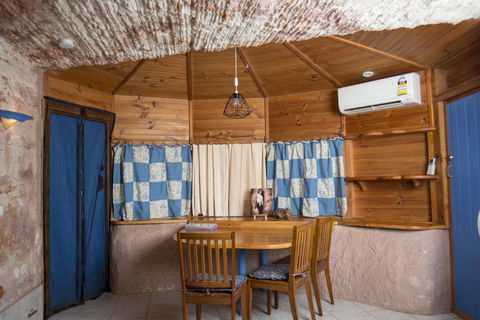 Ali\'s Underground Studio - Accommodation Gold Coast 6