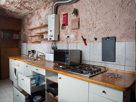 Ali\'s Underground Studio - Accommodation Gold Coast 4