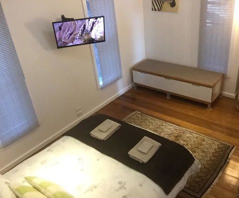 Smiths Lake House - Gold Coast 4U 10