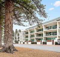 Breeze Beachfront Apartments - Accommodation Gold Coast