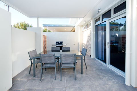 Loxton Courthouse Apartments - Gold Coast 4U 18