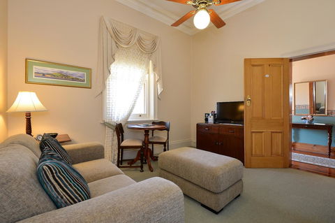 Trafalgar Premium Vintage Suites - Accommodation Gold Coast 8