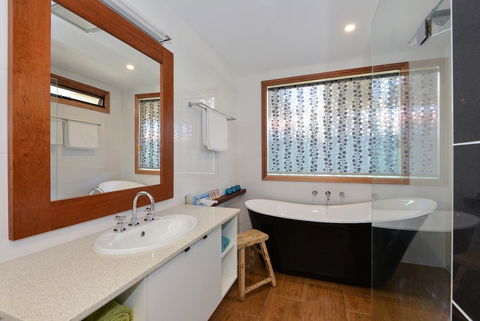 Trafalgar Premium Vintage Suites - Accommodation Gold Coast 5