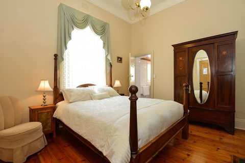 Trafalgar Premium Vintage Suites - Accommodation Gold Coast 24