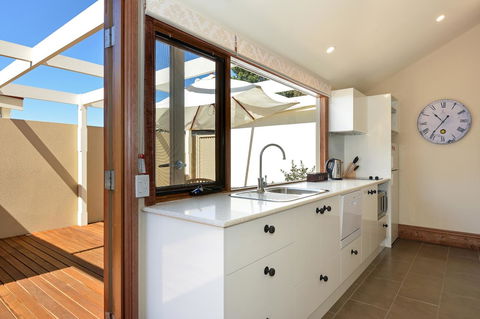 Trafalgar Premium Vintage Suites - Accommodation Gold Coast 12