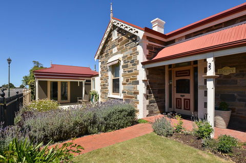 Trafalgar Premium Vintage Suites - Accommodation Gold Coast 1