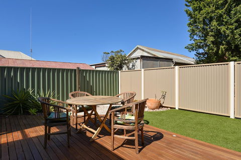 Trafalgar Premium Vintage Suites - Accommodation Gold Coast 11