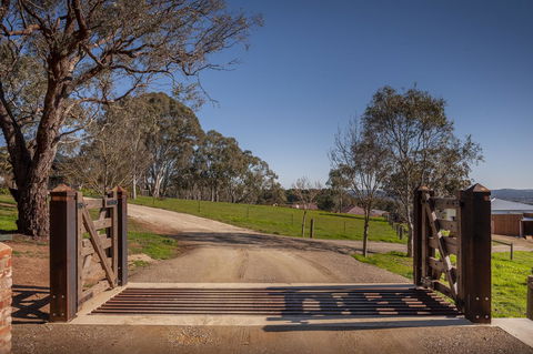 Angaston Saleyards Luxury Accommodation - Gold Coast 4U 31