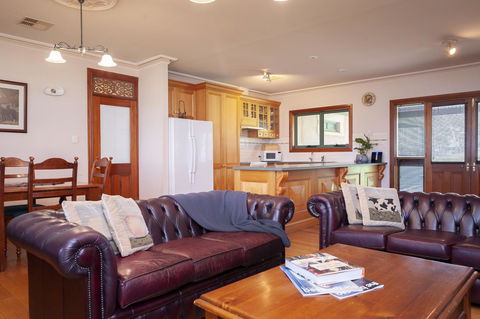 Angaston Saleyards Luxury Accommodation - Gold Coast 4U 5