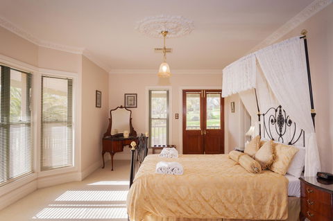 Angaston Saleyards Luxury Accommodation - Gold Coast 4U 1