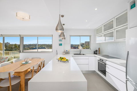 Beachfront Bliss - Gold Coast 4U 3