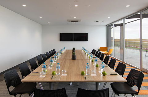 Rydges Pit Lane - Gold Coast 4U 40