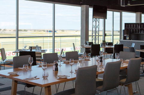 Rydges Pit Lane - Gold Coast 4U 38