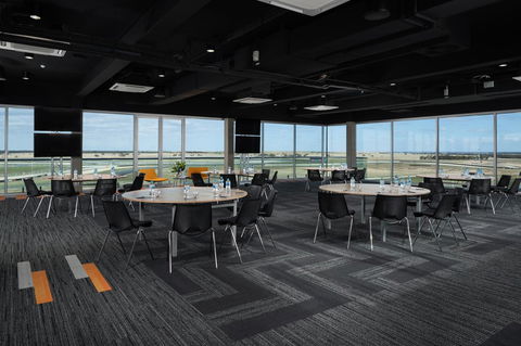 Rydges Pit Lane - Gold Coast 4U 5
