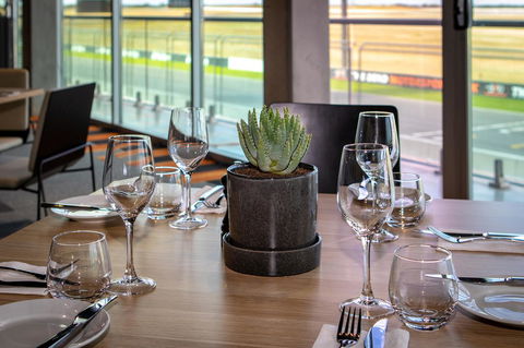 Rydges Pit Lane - Gold Coast 4U 37