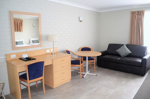 Bathurst Motor Inn - Accommodation Gold Coast 9