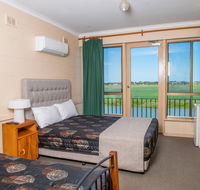 Tailem Bend Riverside Hotel - Gold Coast 4U