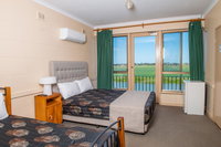 Book Tailem Bend Accommodation Vacations 1 Gold Coast 1 Gold Coast