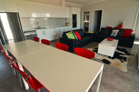 Beachview - Accommodation Gold Coast 7