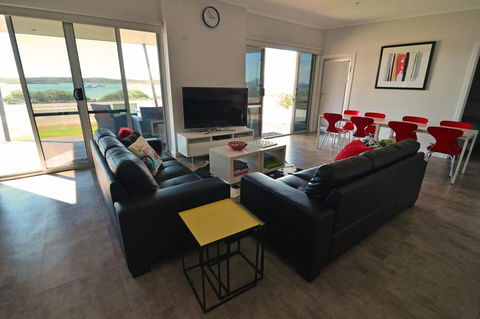 Beachview - Accommodation Gold Coast 10