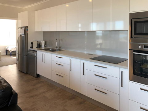 Beachview - Accommodation Gold Coast 11