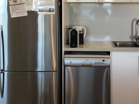 Beachview - Accommodation Gold Coast 13