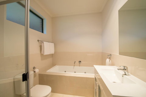 Clare Country Club - Accommodation Gold Coast 16