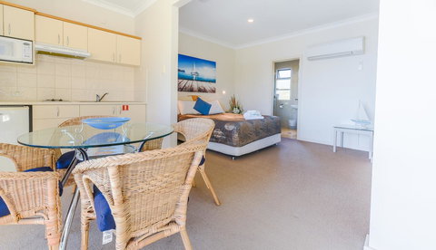 The Bluff Resort Apartments - Accommodation Gold Coast 7