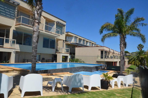 The Bluff Resort Apartments - Accommodation Gold Coast 0