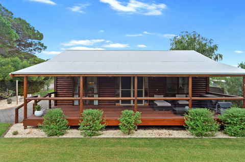 The Log Cabin - 47 Jetty Road - Gold Coast 4U 0