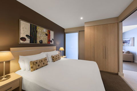 Apartments @ 16 Holdfast - Accommodation Gold Coast 10