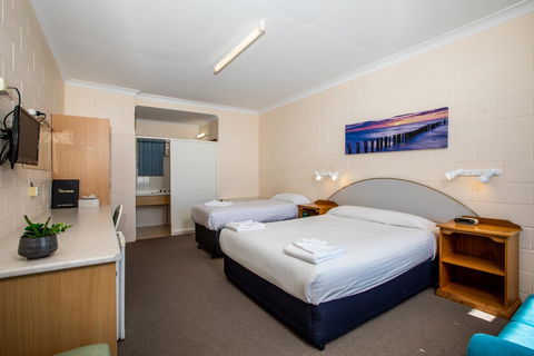 Blue Seas Motel - Accommodation Gold Coast 3