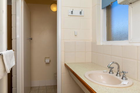 Blue Seas Motel - Accommodation Gold Coast 9