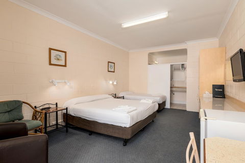Blue Seas Motel - Accommodation Gold Coast 1