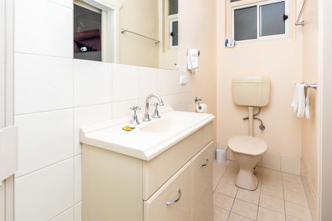 Blue Seas Motel - Accommodation Gold Coast 13