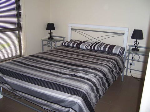 Relax On Par - Accommodation Gold Coast 4